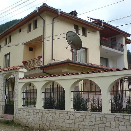 Guest House Benita Devin Exteriér fotografie